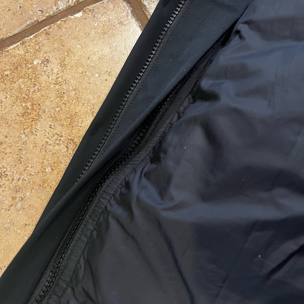 Patagonia Black Men's Ski Snowboard Jacket - Picture 10 of 12